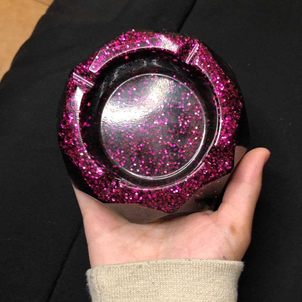 black with pink glitter ashtray